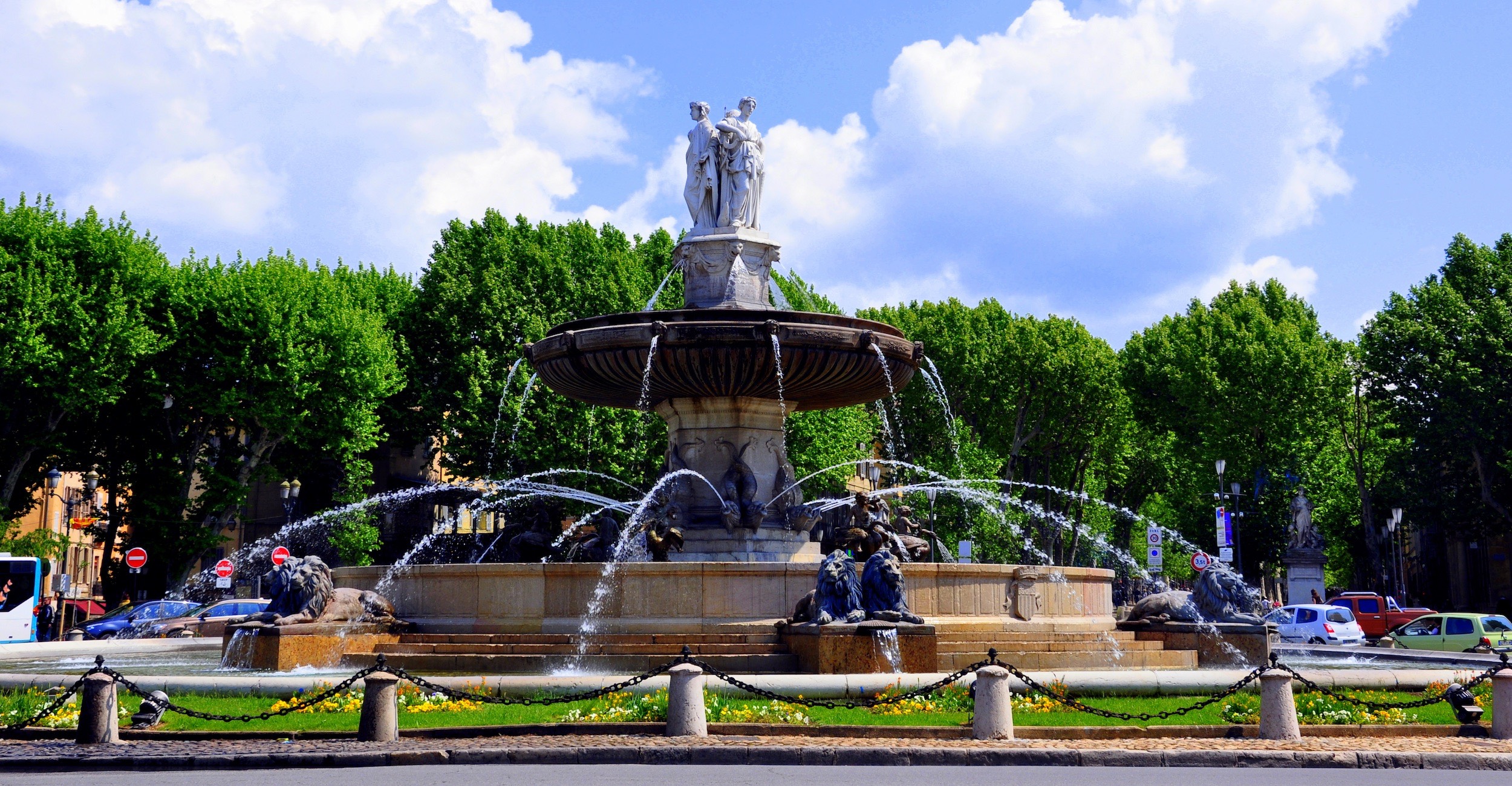 Full day sightseeing trip to AixenProvence